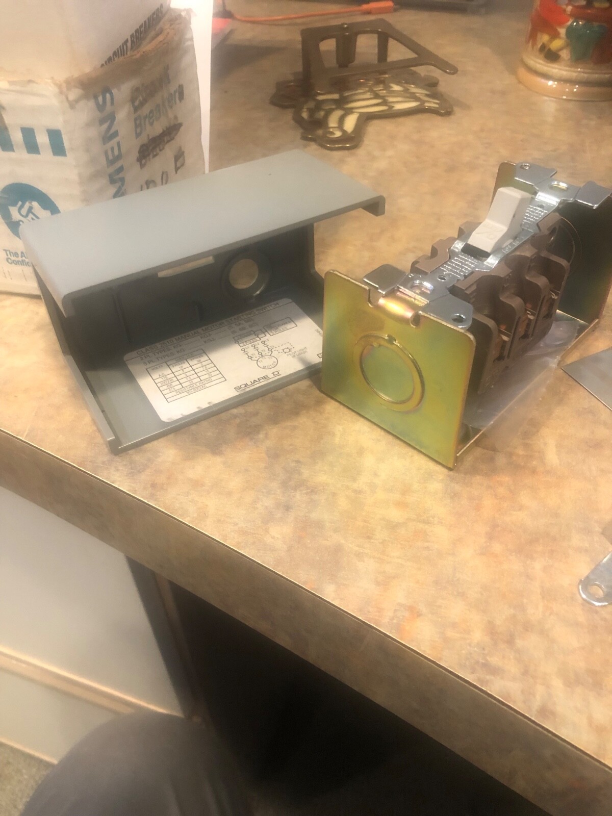 MANUAL MOTOR CONTROLLER 1 - PS 7803 and 1 SQUARE D CLASS 2510