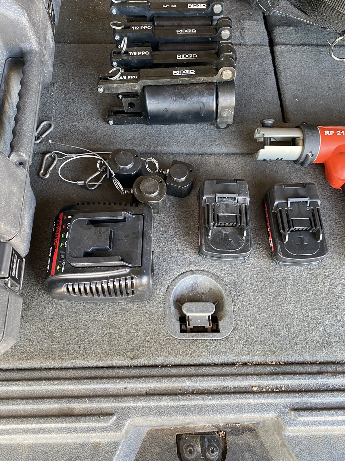 rigid compression tool