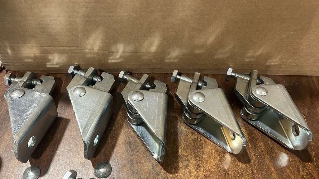Cooper B-Line 980/910 EG Universal Swivel Sway Brace Attachment 1/2 ~ Lot of 5