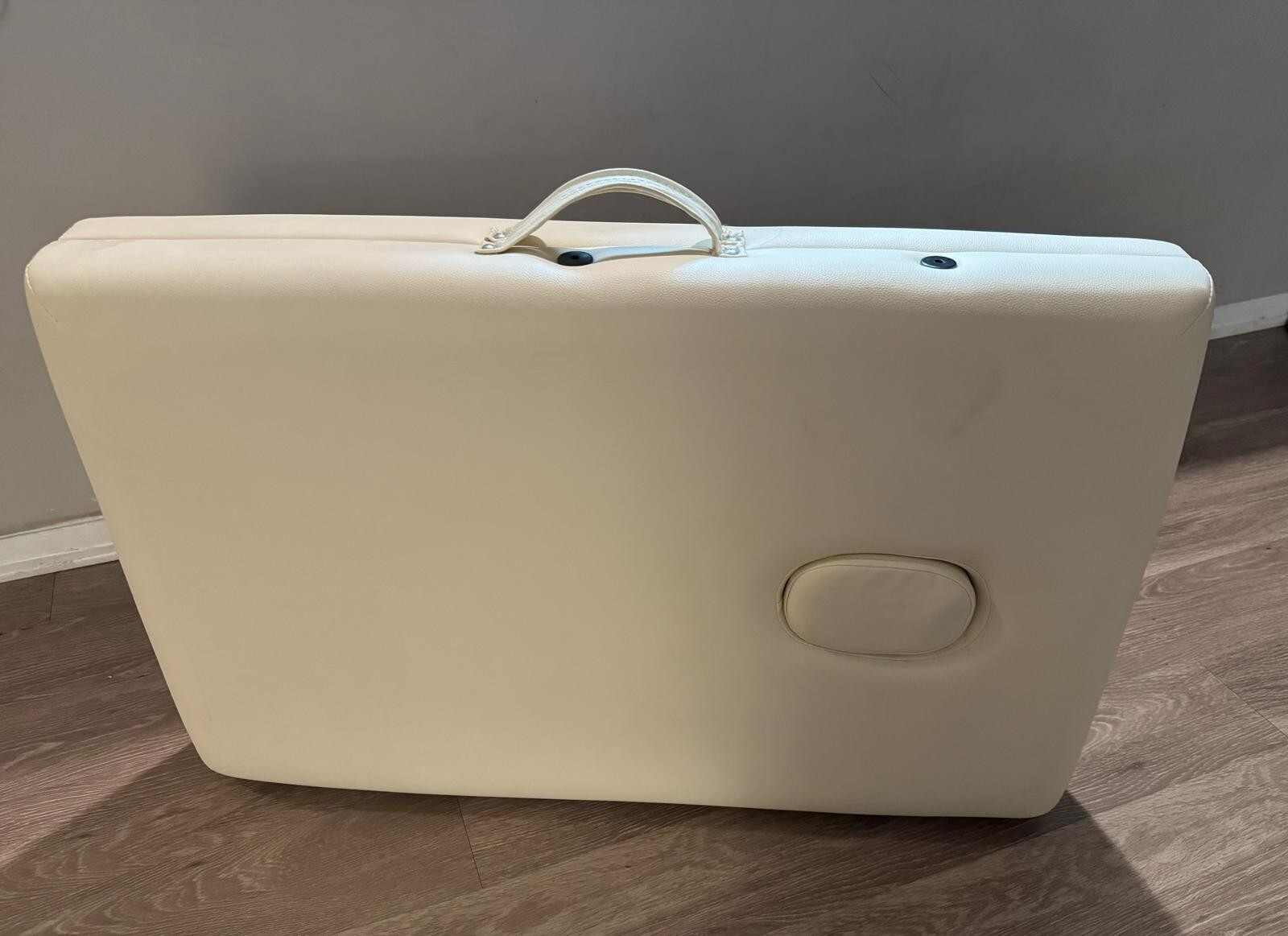 white portable massage table perfect condition