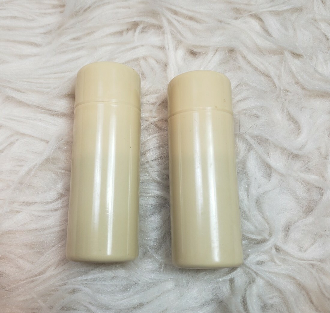 Vintage Hutzler Minimalist Sleek Plastic Salt & Pepper Shakers Screw Lids Cream