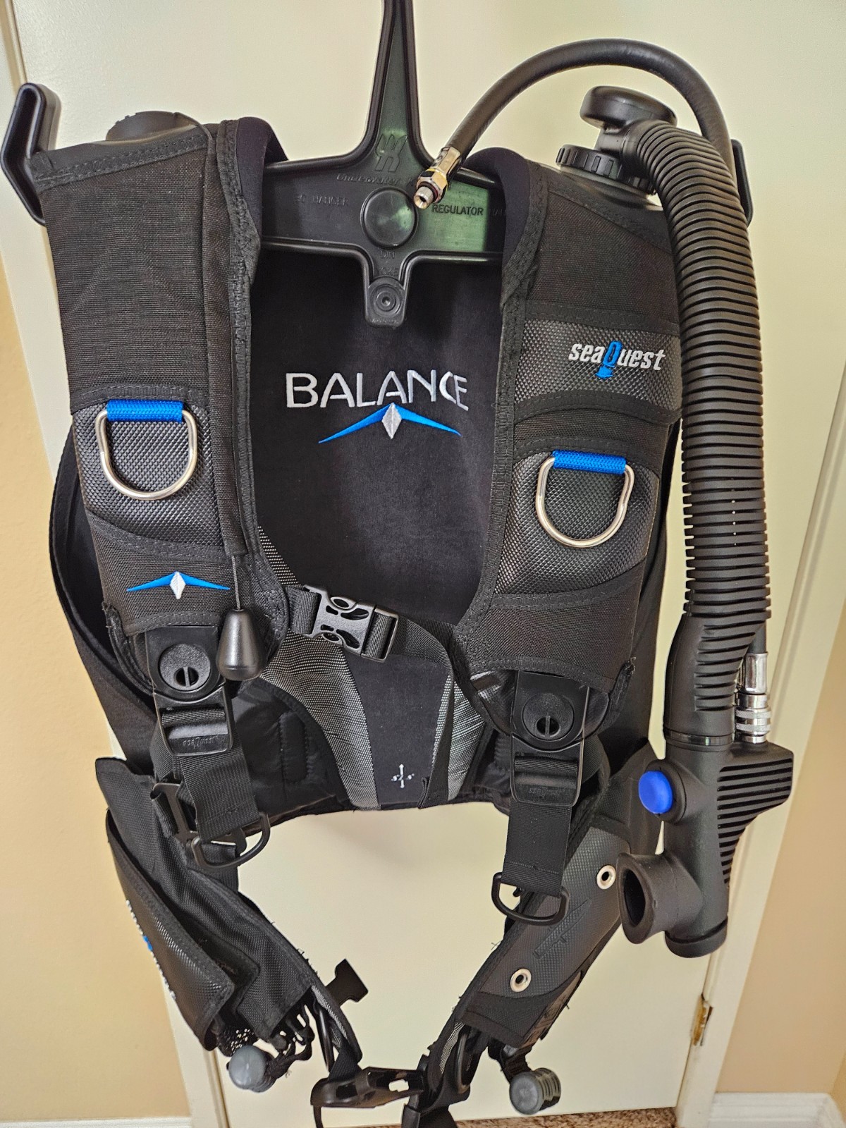 SeaQuest Buoyancy Compensator Device, BCD, Men’s Balance - LARGE **USED 1 TIME**