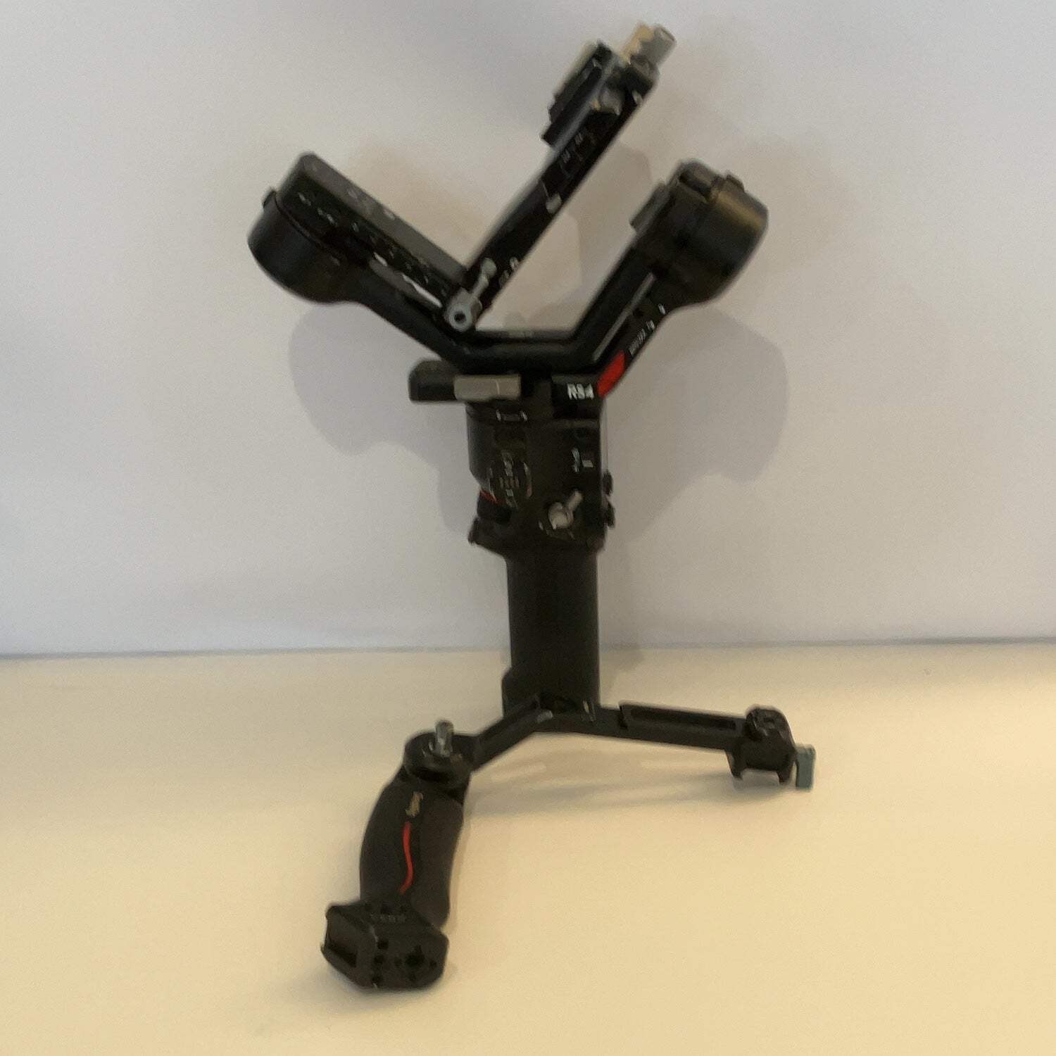 DJI Ronin RS4 Gimbal Stabilizer P14C READ