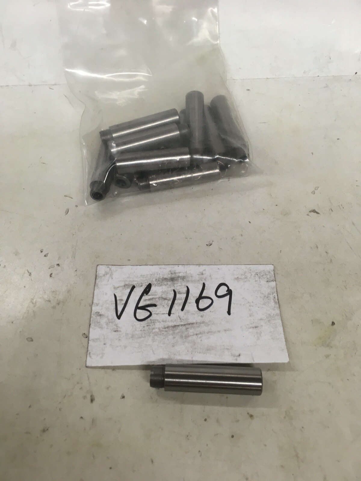 FITS CHRYSLER PRODUCTS 3604c DOHC 2011-2016 PENTASTAR VALVE GUIDE I/E VG1169/12