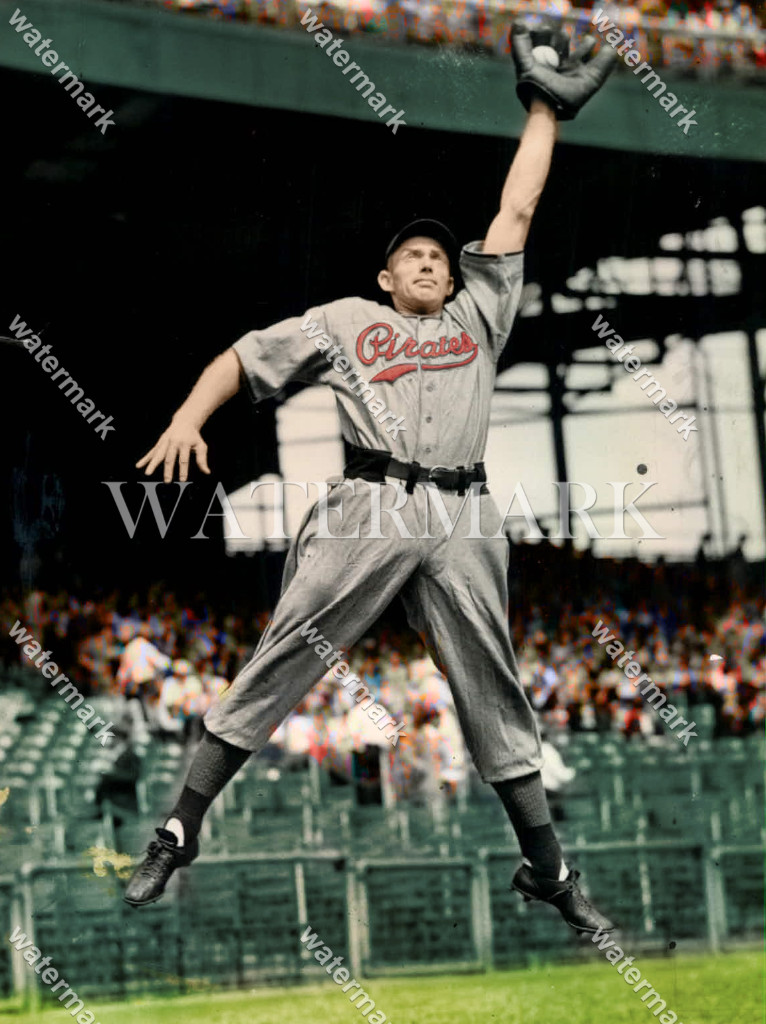 BS656 Pie Traynor & Pittsburgh Pirates Jump 8x10 11x14 16x20 Colorized Photo