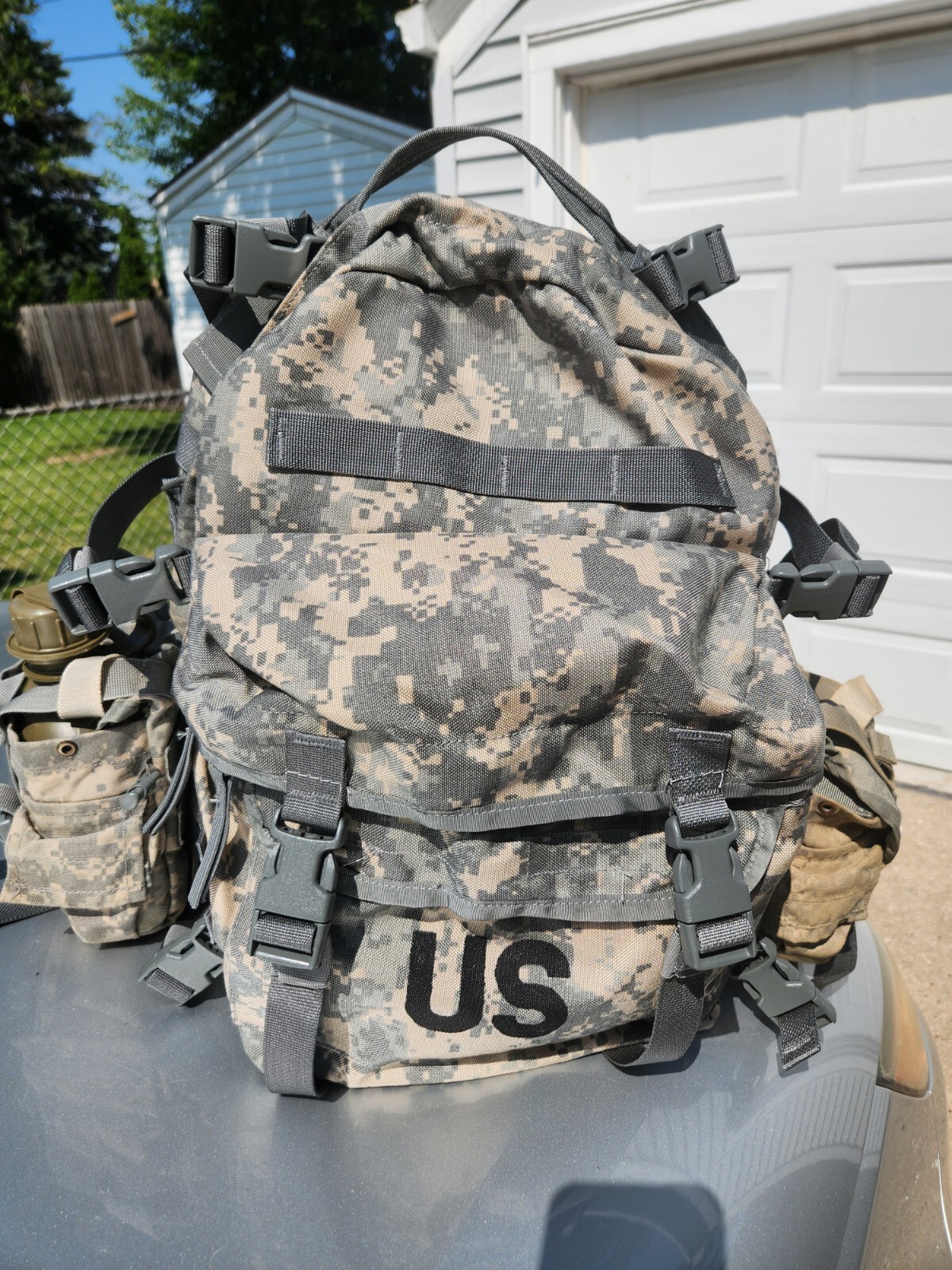 Assault Pack US Army Molle II ACU W/ 1 Quart Canteen, Two Pouches, no Stiffener