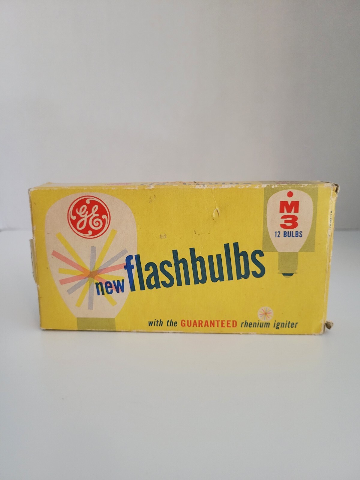 Vintage General Electric M3 Flashbulbs. 12 Bulbs In Original Box  - NEW