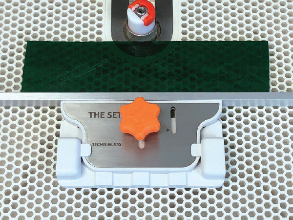 The Set - Straight Edge Guide for The Grinder 2