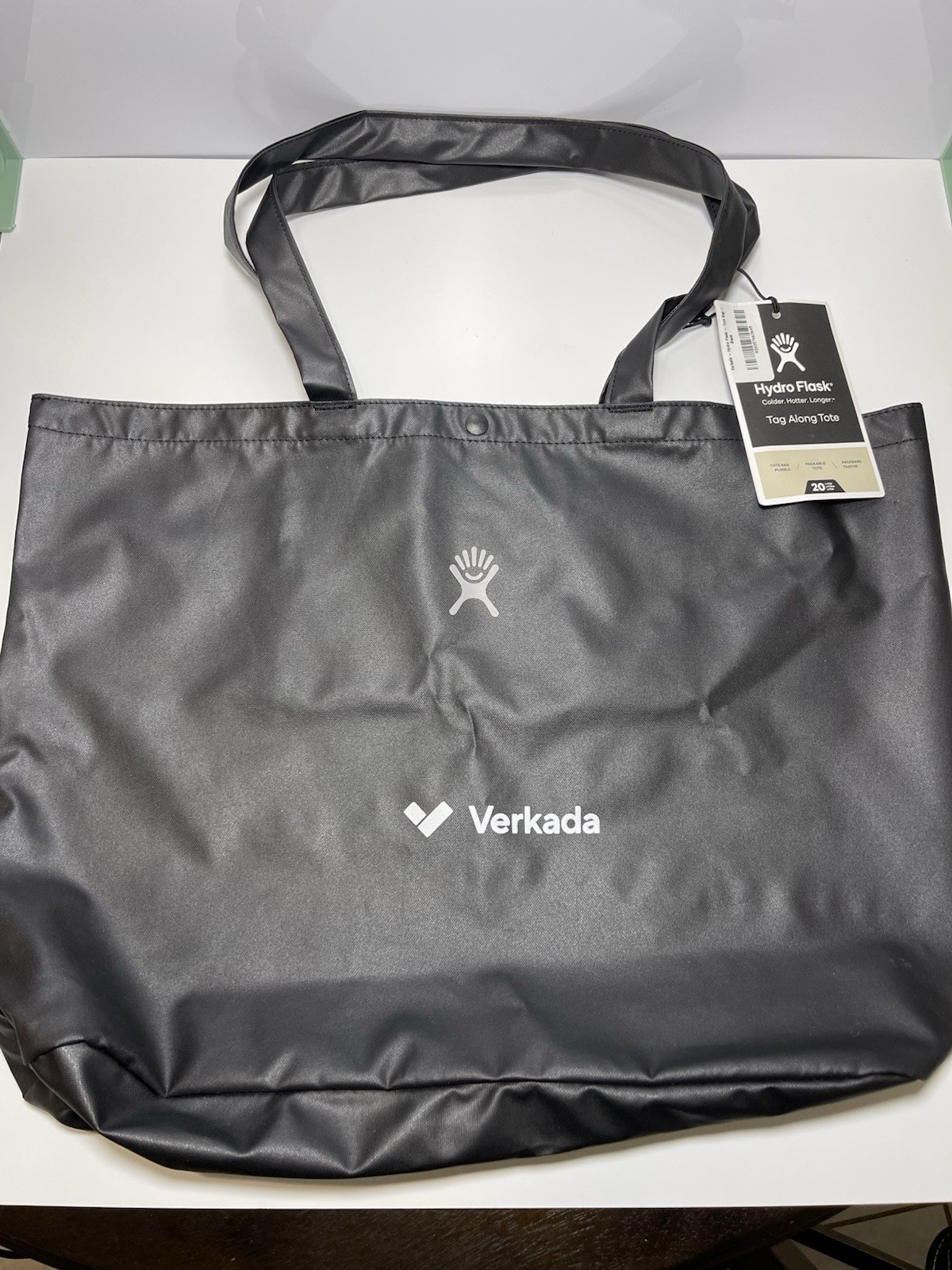 Hydro Flask 20 Liter Insulated Tote Black NWT Portable Cooler Picnic Grocery Bag
