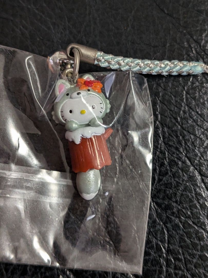 Hello Kitty Fox Hokkaido Strap 2007 Used