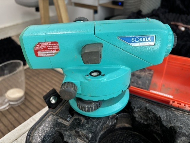 Sokkia C3 30 automatic level With Original Case & Instructions