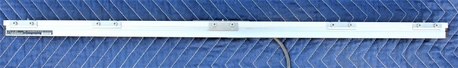 HEIDENHAIN LF 481C ML 650MM SEALED LINEAR SCALE ENCODER W/MOUNTING RAIL W/O PLUG