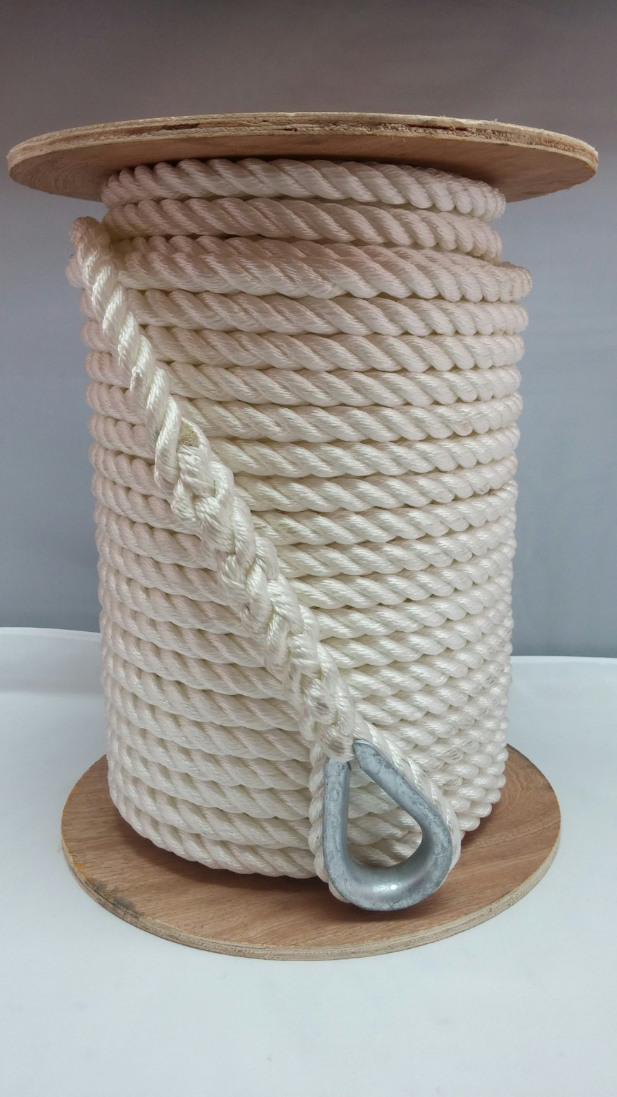 ANCHOR LINE - 3 STRAND NYLON     1/2" X  200FT