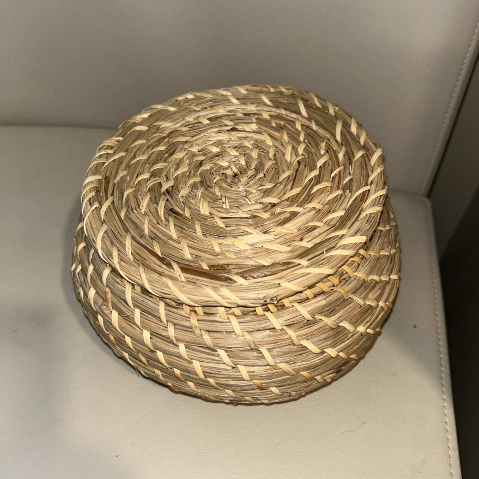 Woven Sea grass Stacking Nesting Baskets With Lids Set of 3 vintage