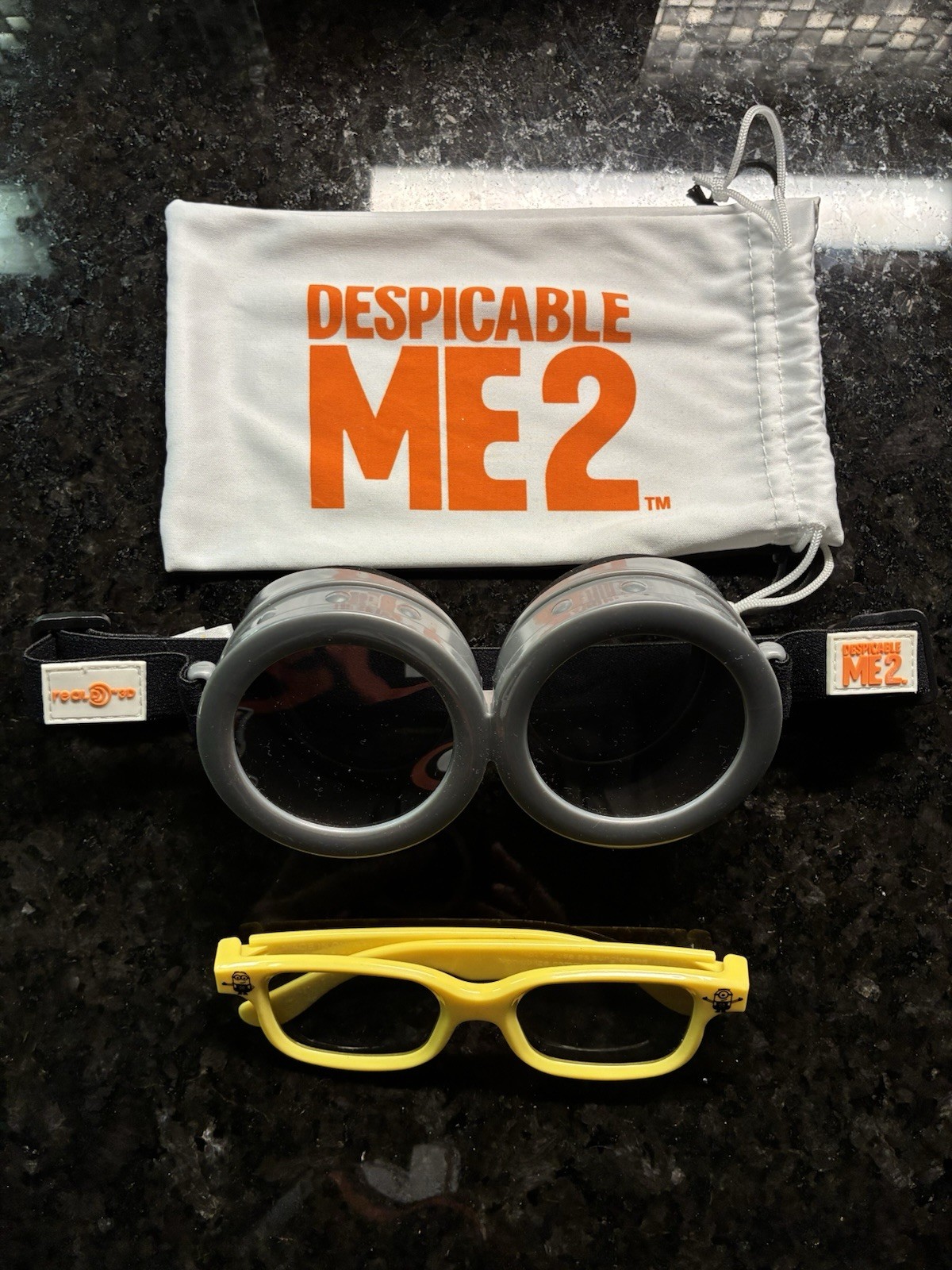 Minions Despicable Me 2 RealD 3D Kids Goggles Glasses