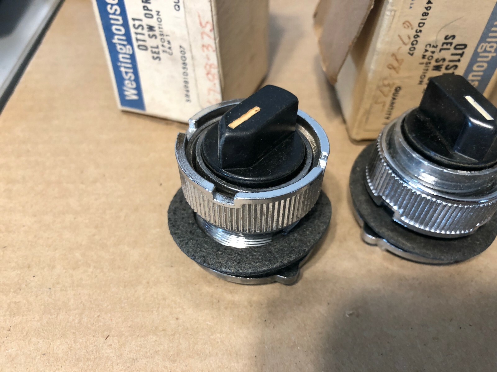 GE. Selector Switch, 2 Position, OT1S1