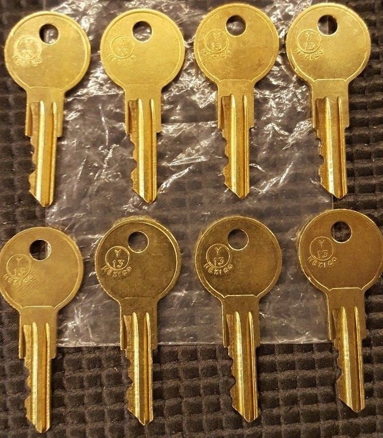 CH520 LOT 8 NEW KEYS FOR TOOL BOX KEY CODE CH520 toolbox truck