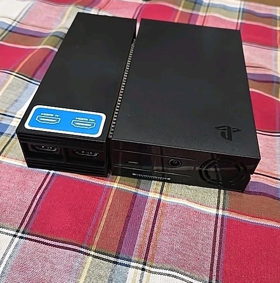 Sony CUH-ZVR1 PS4 Processor Unit for Playstation VR - Powers On - No Cords READ