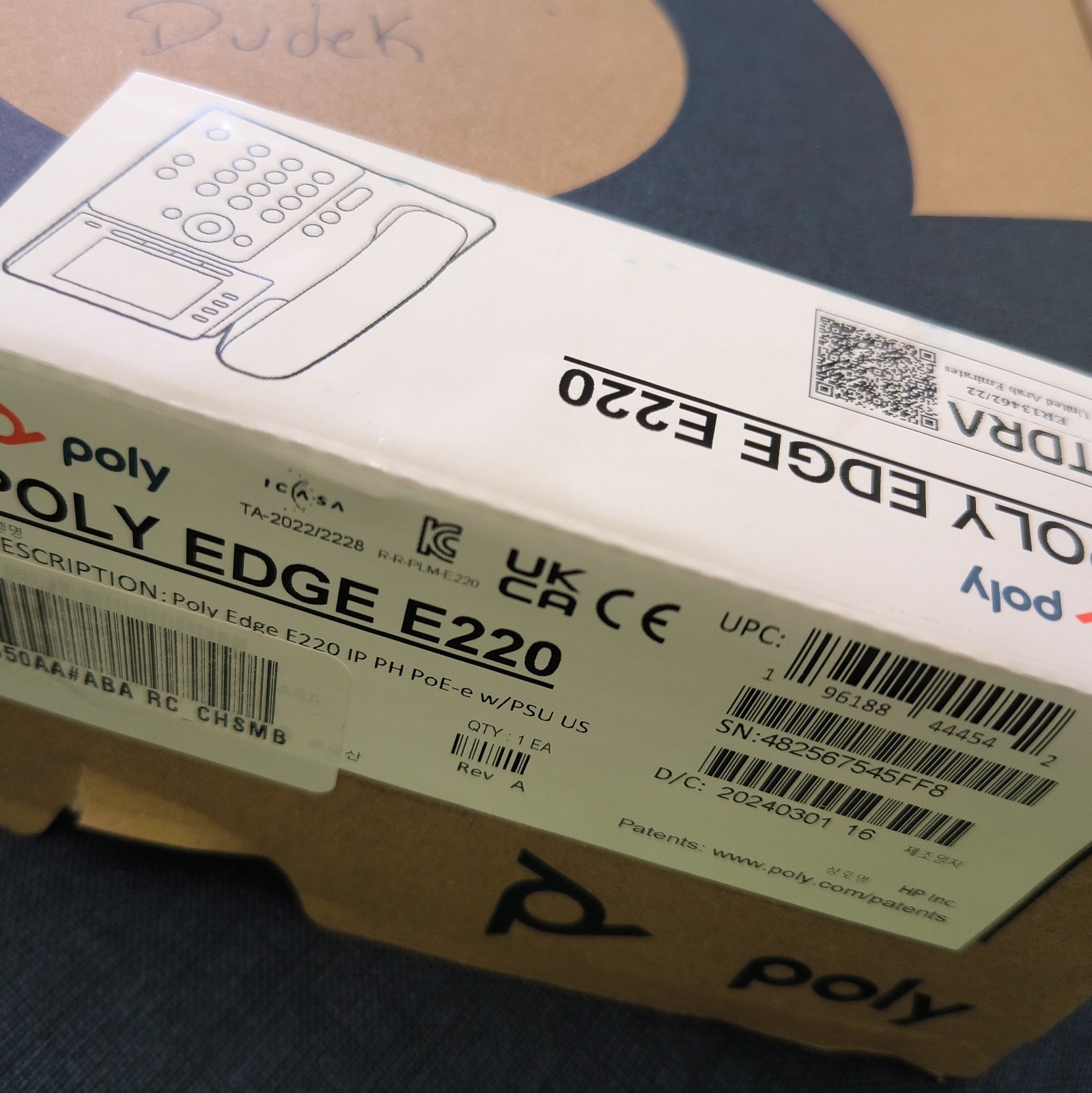 Poly Edge E220 IP Phone 2201-86990-001 4-Line Bluetooth Desktop Wall Mountable e