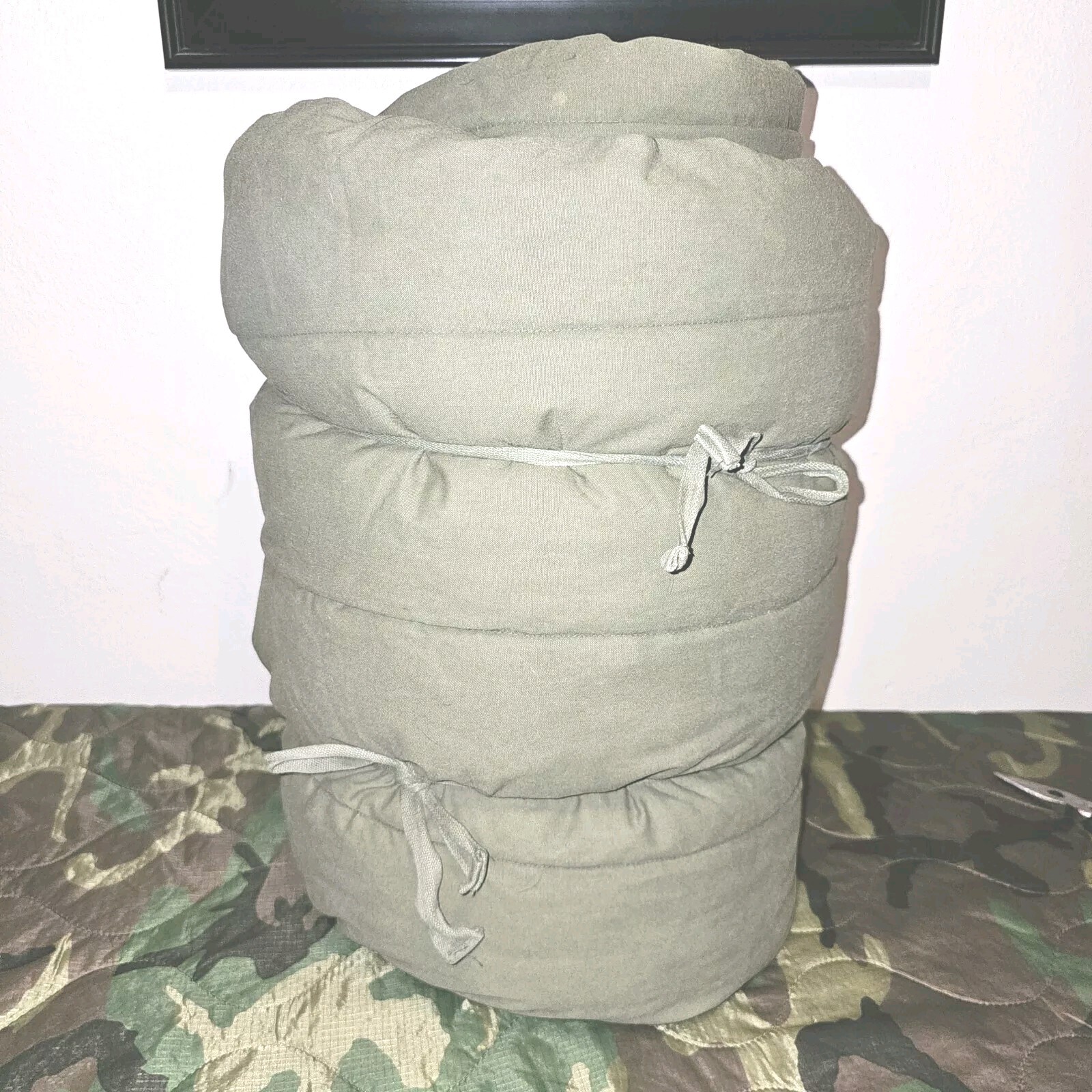 Vintage USGI Intermediate Cold Sleeping Bag - NSN: 8465-01-049-0888