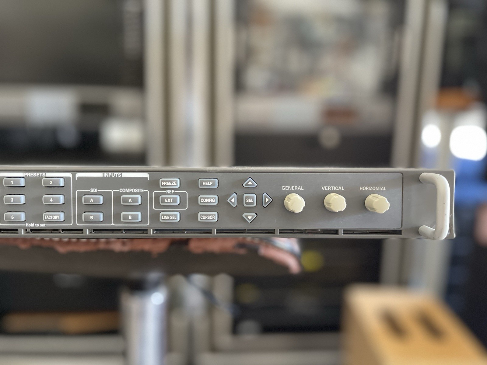 Tektronix WVR7020 Video Measuring And Testing Scope
