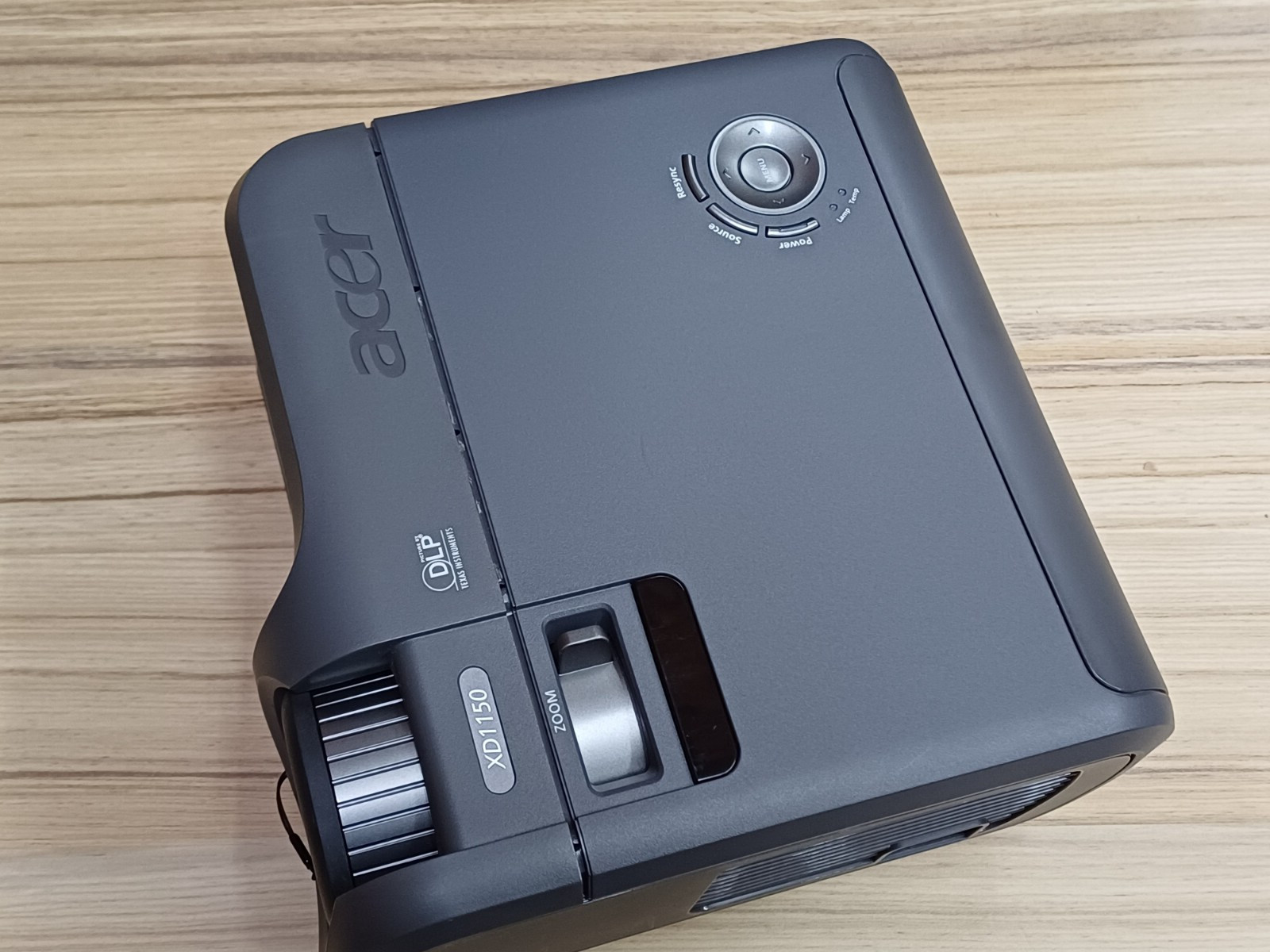 Acer XD1150 DLP Portable Projector With Case & Cables