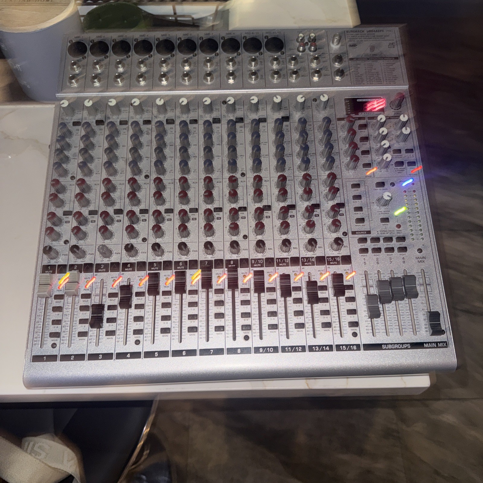 Behringer Eurorack UB2442FX-PRO 24 Input / Line Mixer 24 Bit Multi-FX Processor