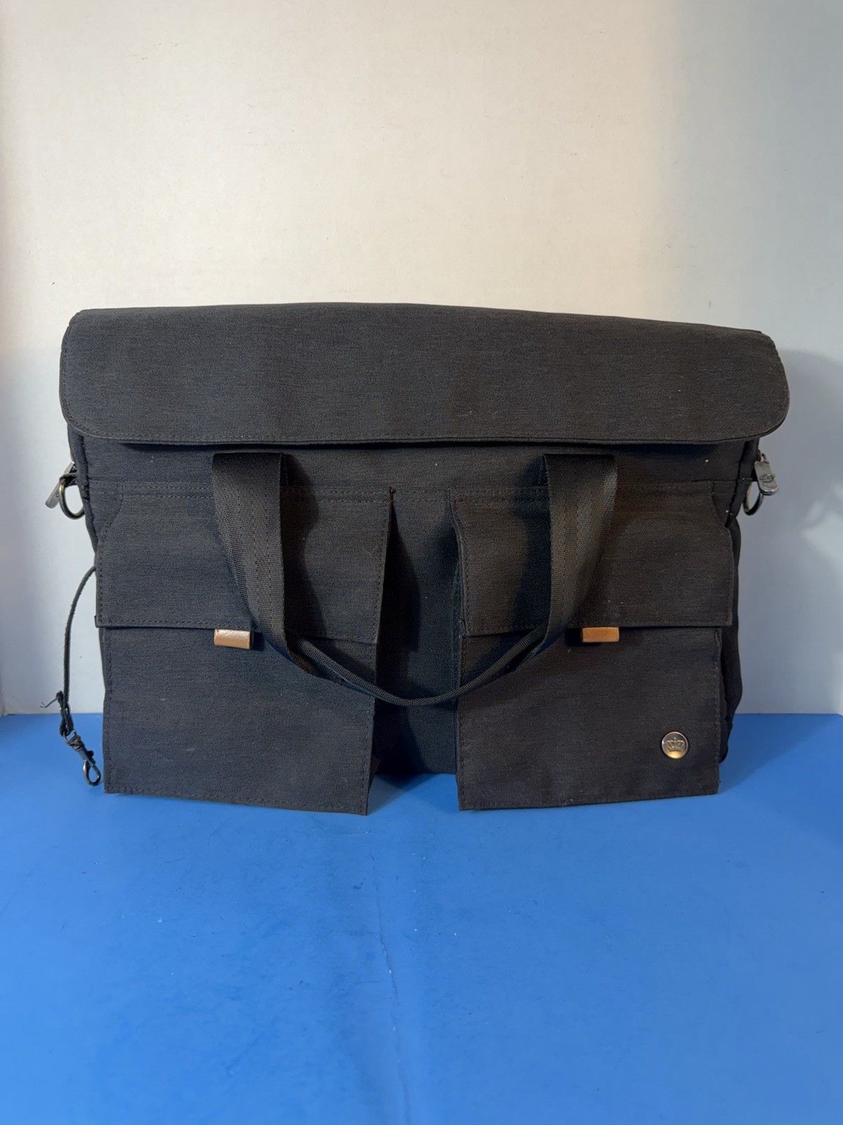 PKG - Shoulder Bag for 16" Laptop - Black