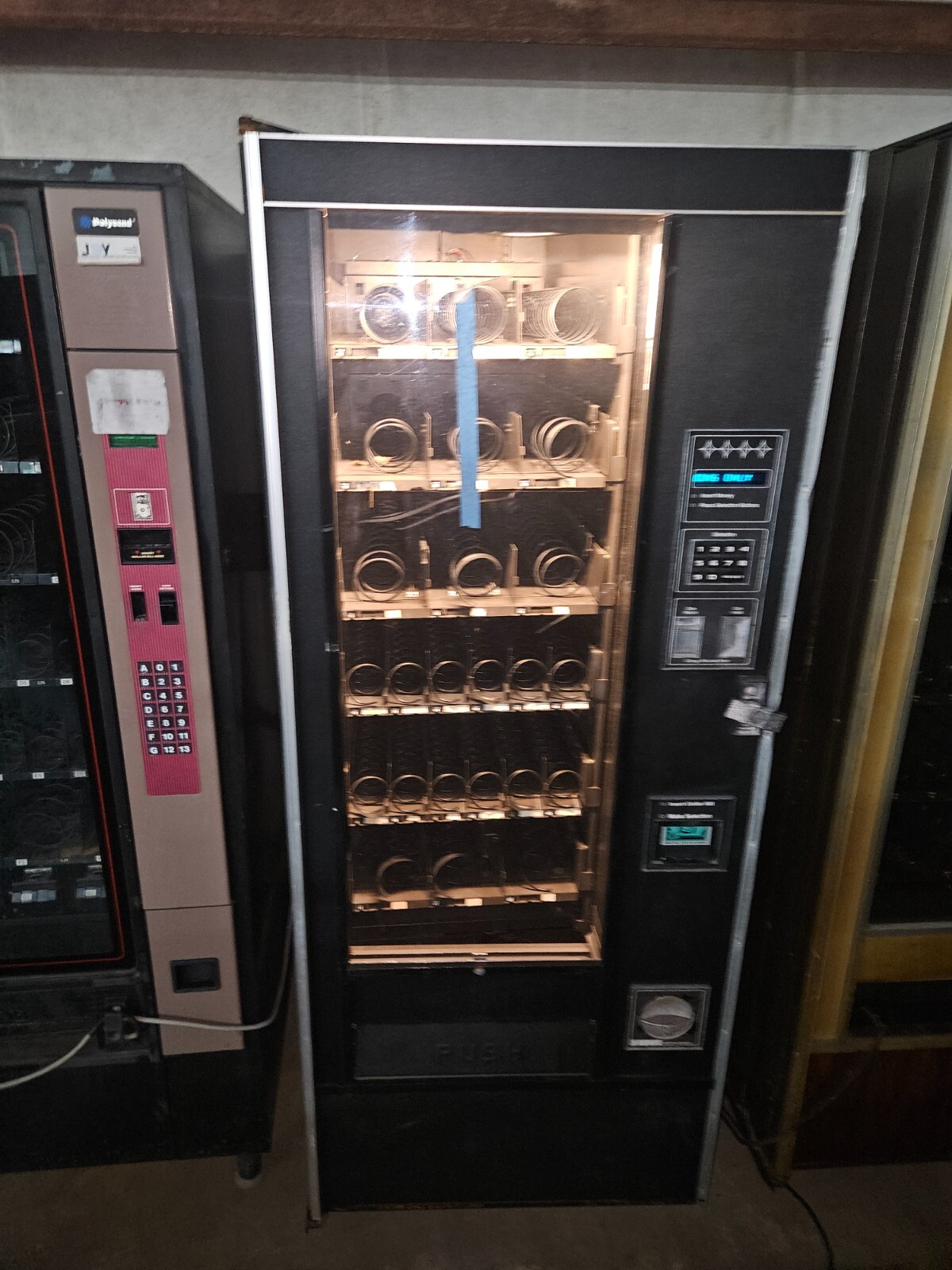 3x Rowe 4900 5900 JR Junior Snack Vending Machine Vending Machines, Powers Up