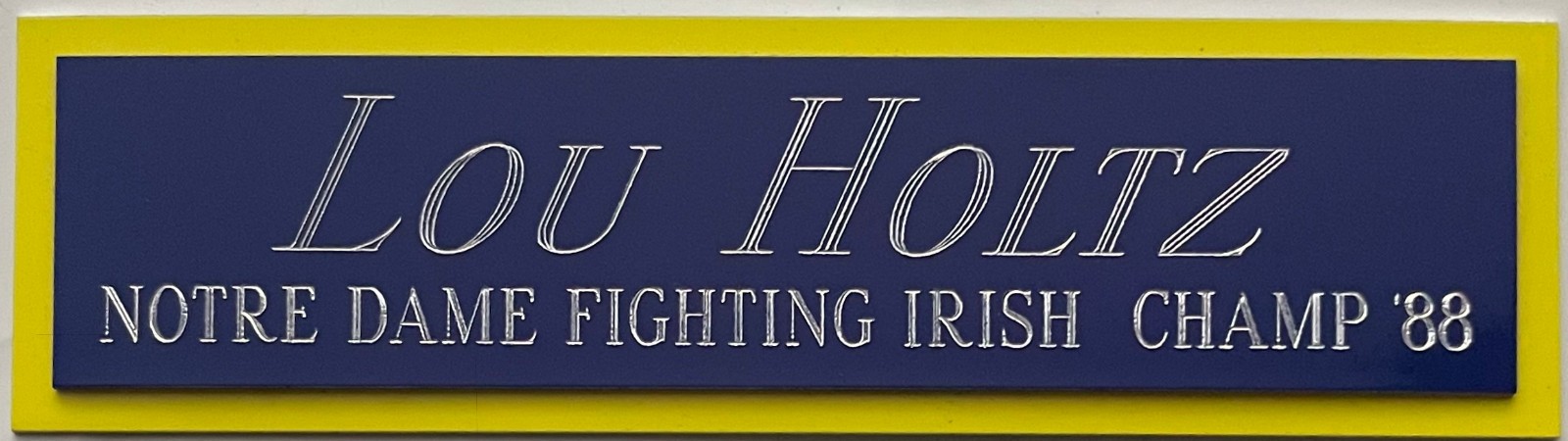 LOU HOLTZ NOTRE DAME FIGHTING IRISH NAMEPLATE AUTOGRAPHED Signed FOOTBALL JERSEY