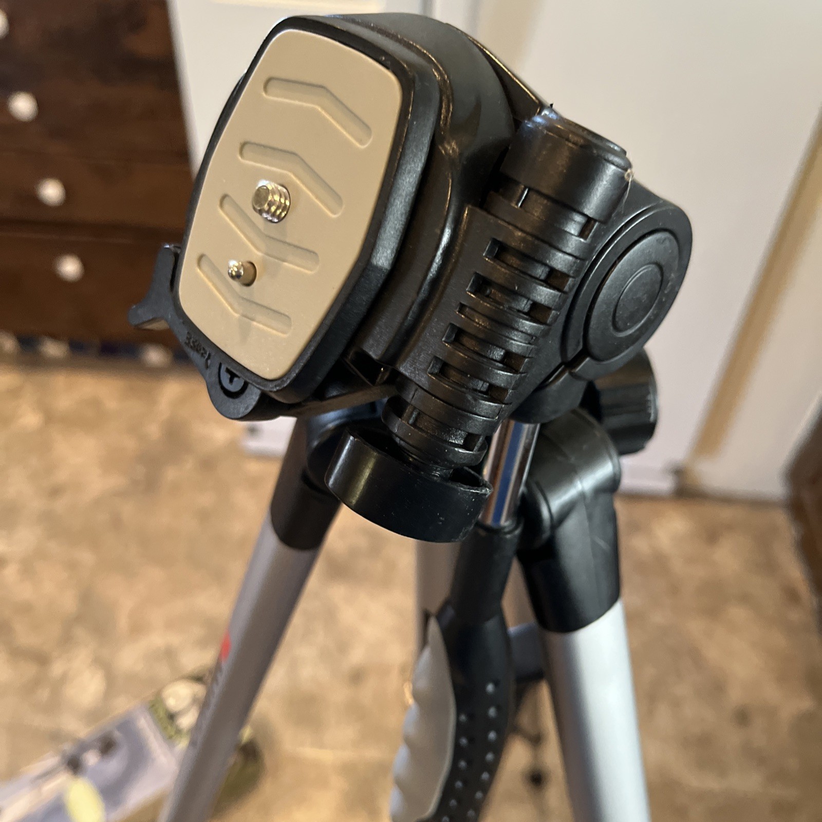 Ambico Tripod 61 inch