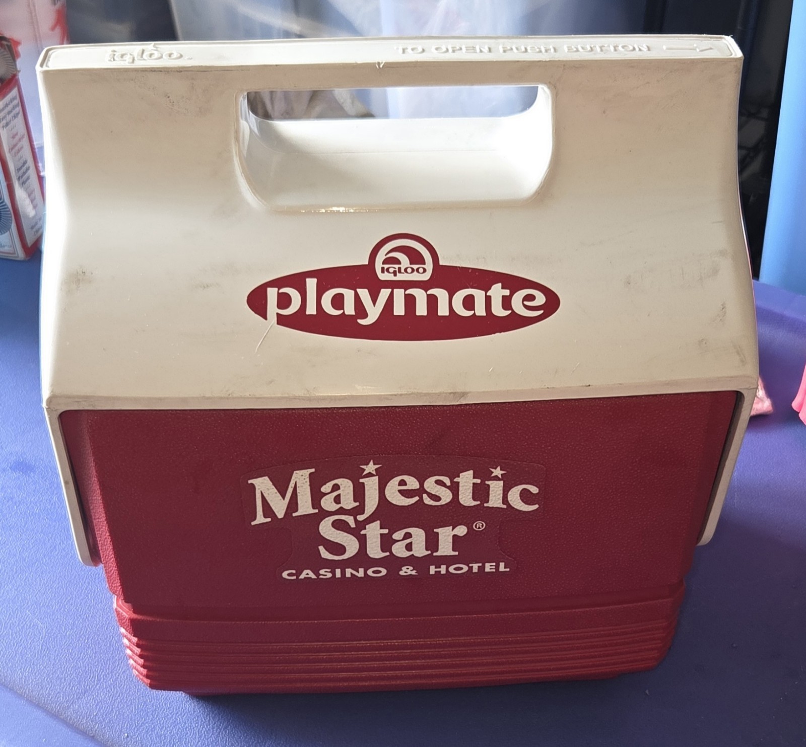Playmate Mini Cooler, 4 QT Capacity, Holds 6 Cans, Red