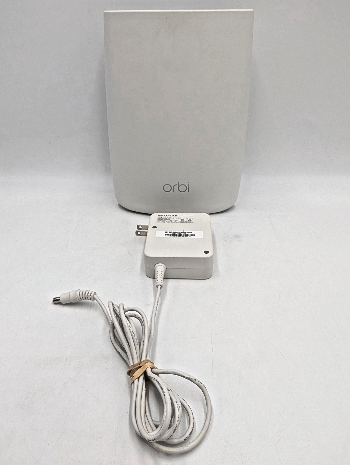 Netgear Orbi RBR50 Router AC3000 Tri-Band Mesh Wi-Fi  ~ Very Good Condition