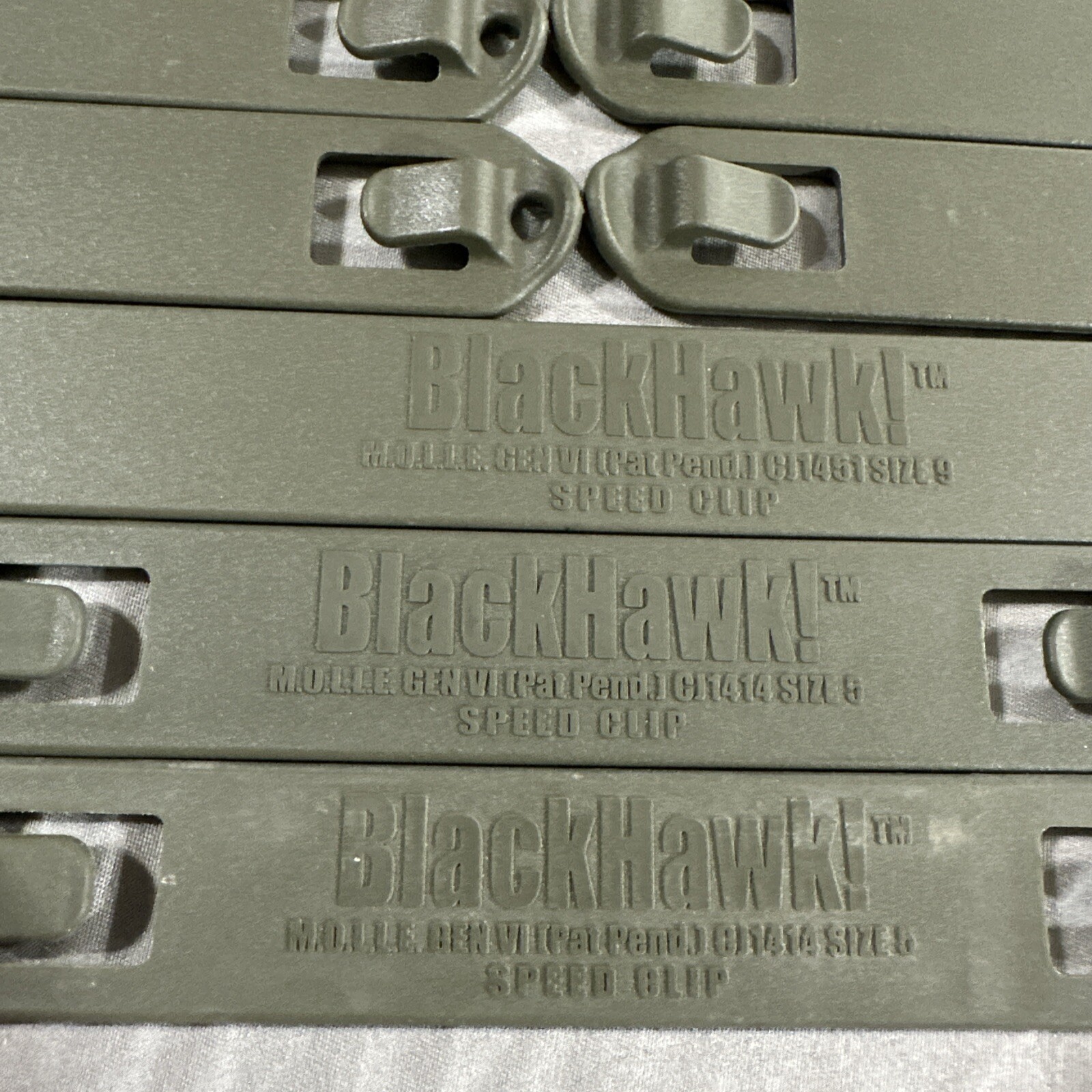 BUNDLE OF 30 MOLLE BLACKHAWK STRIKE MOUNTING SPEED CLIPS - Size 7 - 9 - 5