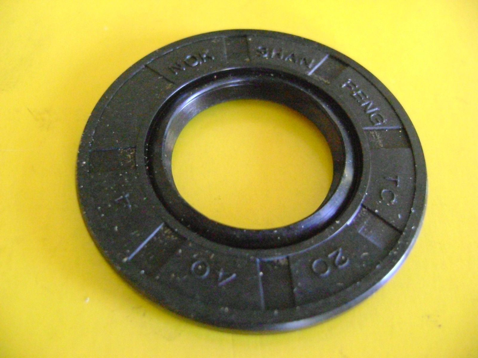 NEW TC 20X40X4 DOUBLE LIPS METRIC OIL / DUST SEAL 20mm X 40mm X 4mm