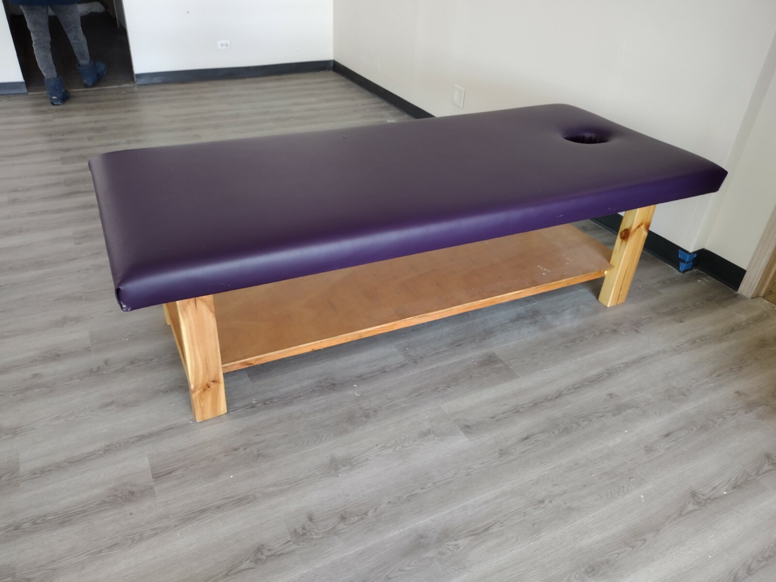 massage table