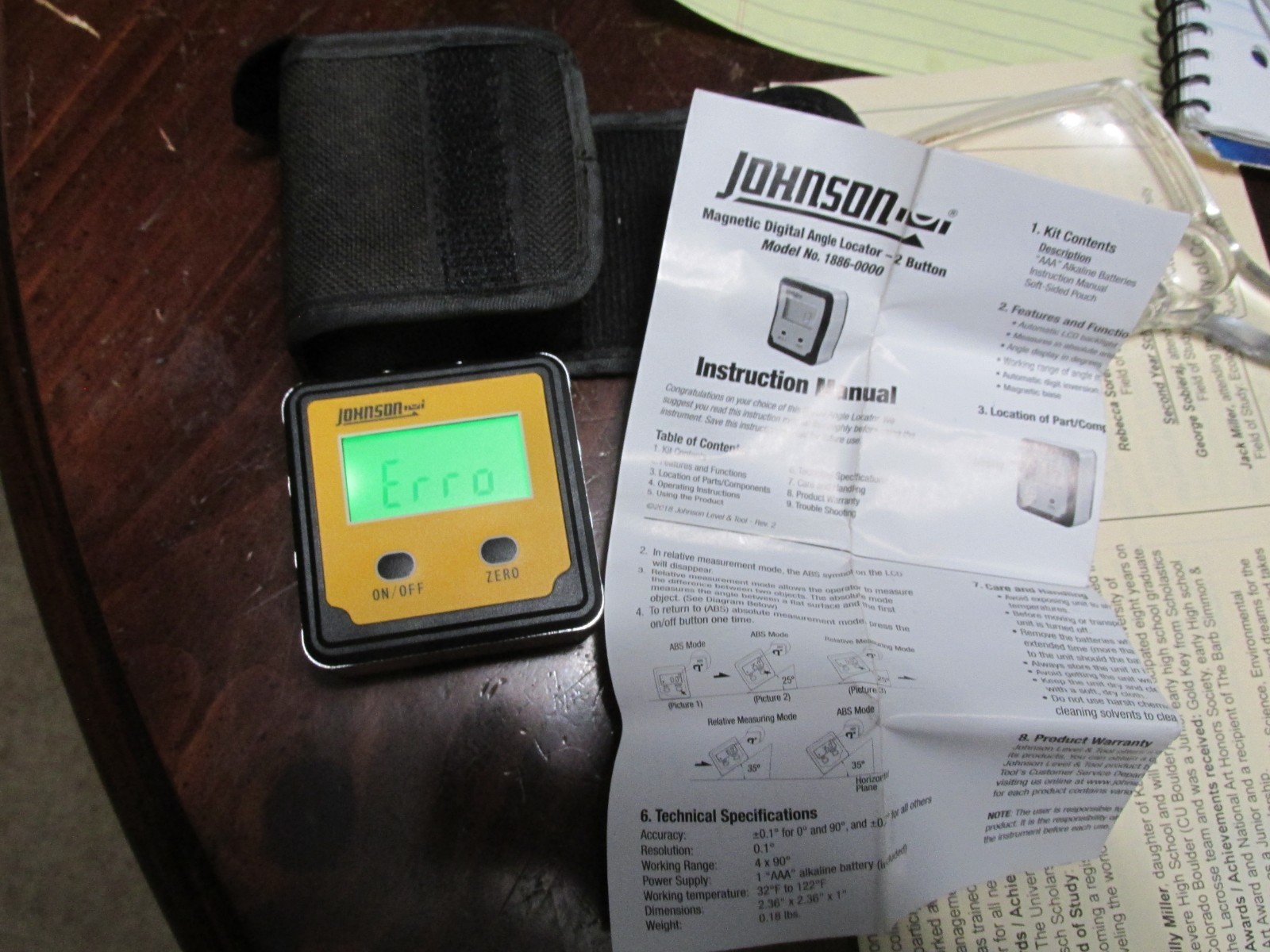 Johnson Level & Tool 1886-0000 Magnetic Digital Angle Locator W/ Nylon case