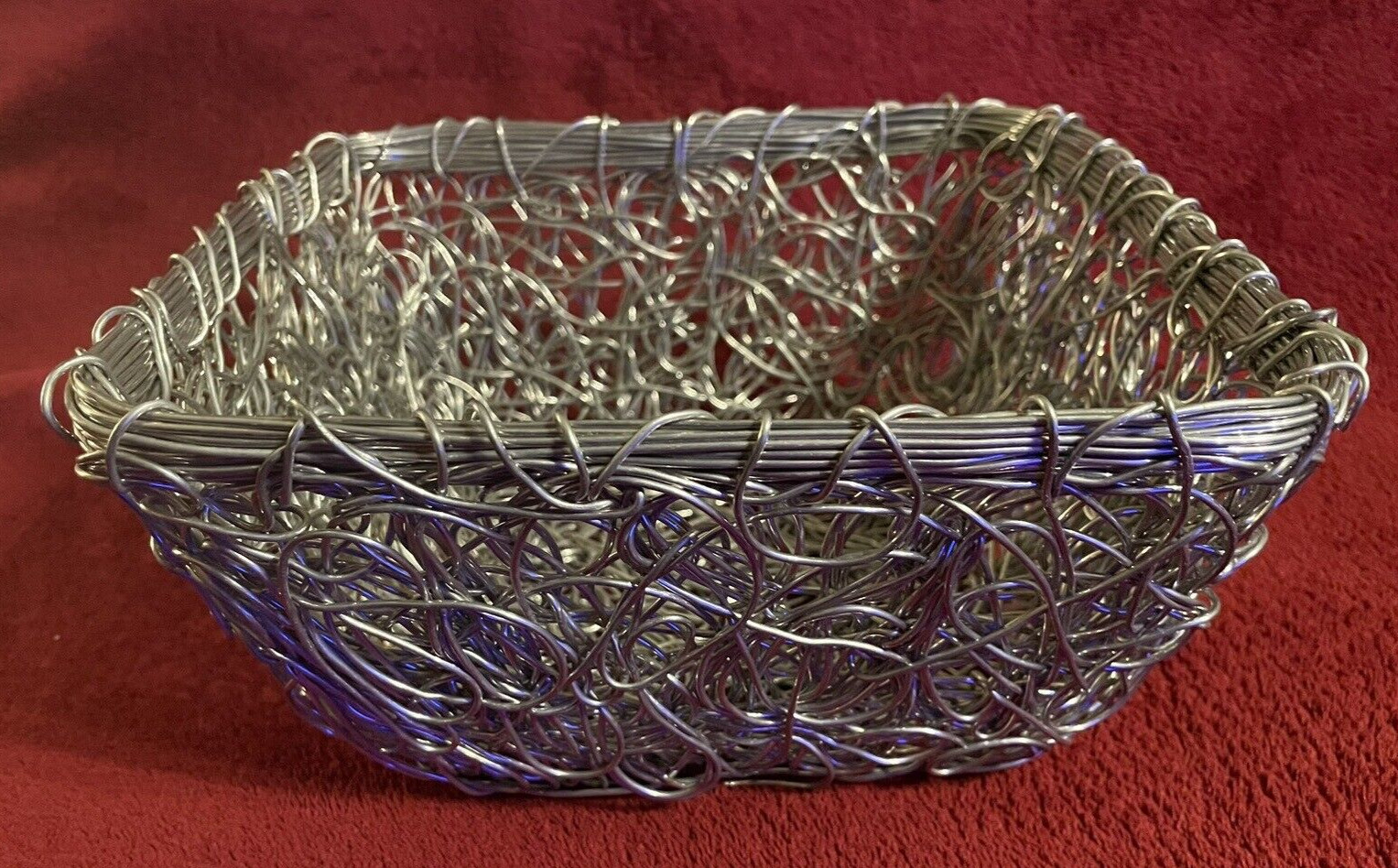 UNIQUE TWISTED METAL SILVER WIRE 8" BOHO STYLE BREAD / FRUIT BASKET