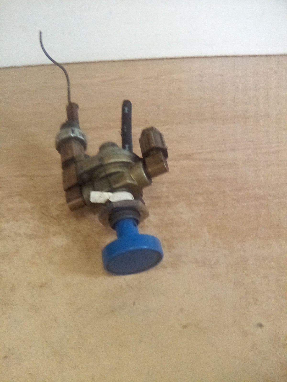 Bendix T-240283 D7 Valve