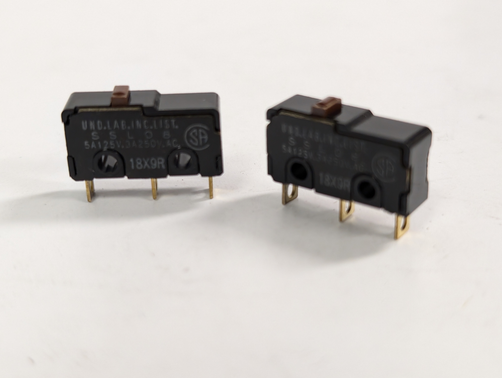 OMRON NORMALLY OPEN/NORMALLY CLOSED MINIATURE MICRO SWITCH (2 PACK)