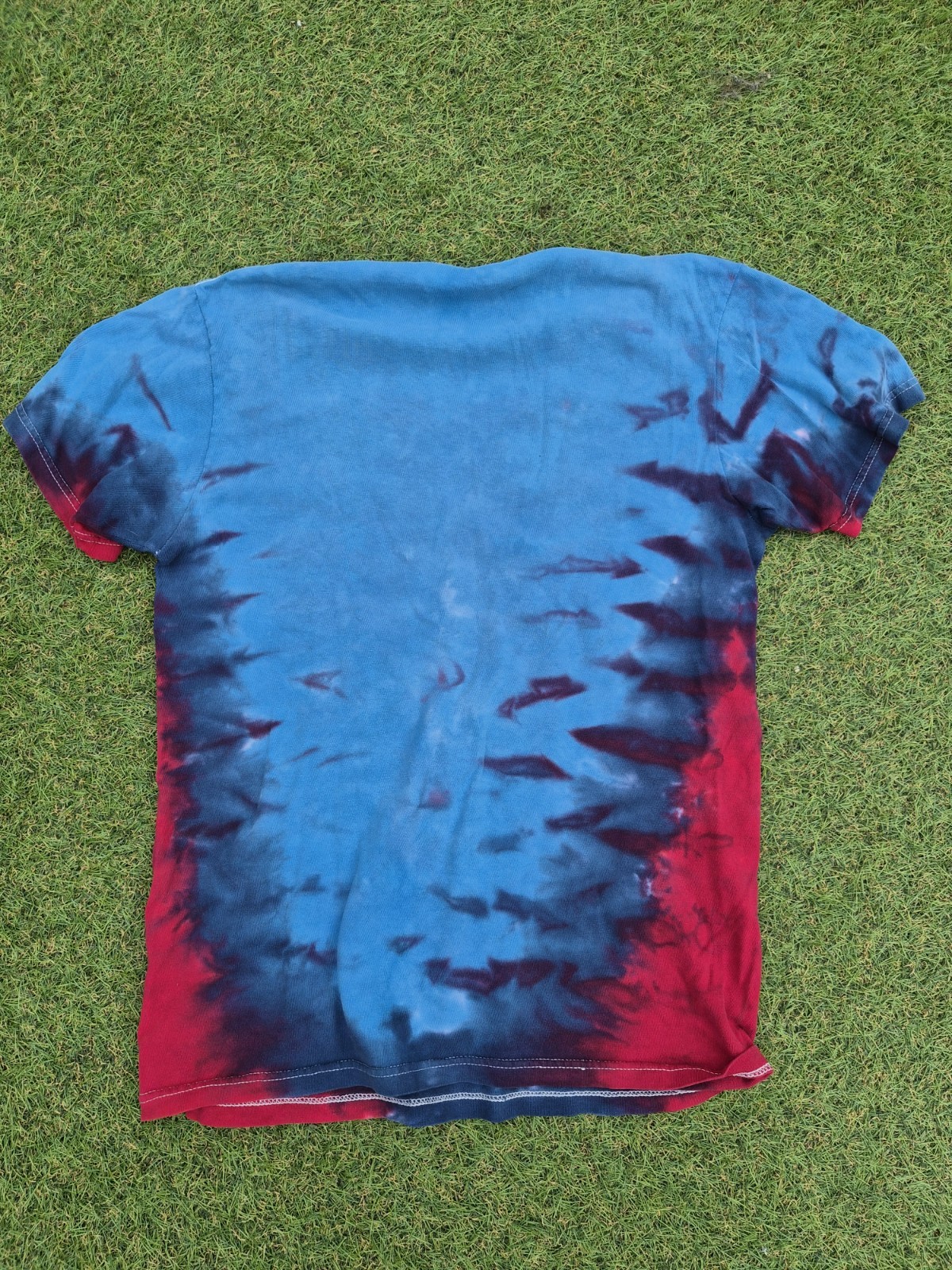 Grateful Dead Shirt ( Used Size Small Damaged Tag )