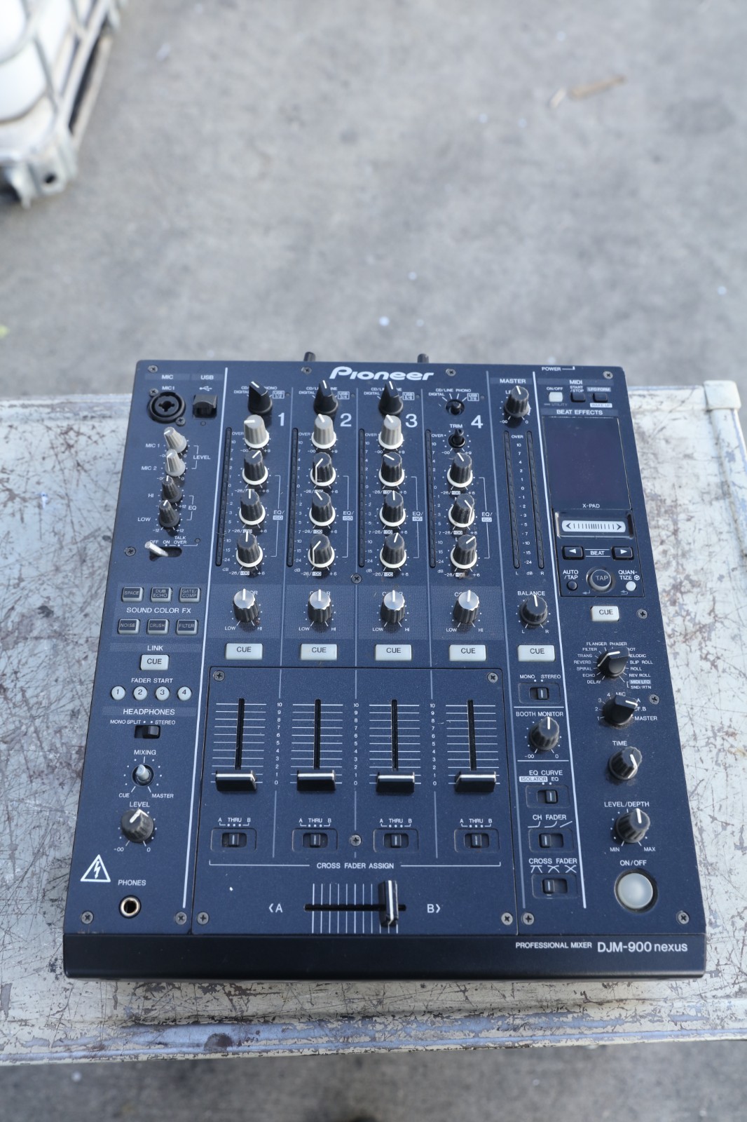 Pioneer DJM-900NXS Professional 4-Channel DJ Mixer Nexus