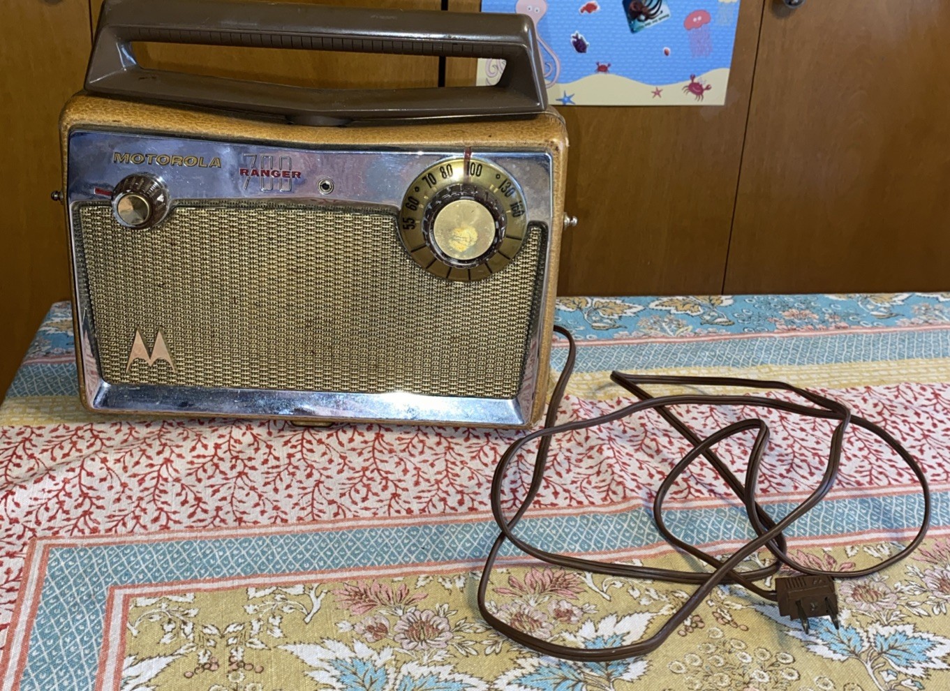 Vintage Motorola 700 Ranger Radio - Plugged In, Comes On And Sound Works