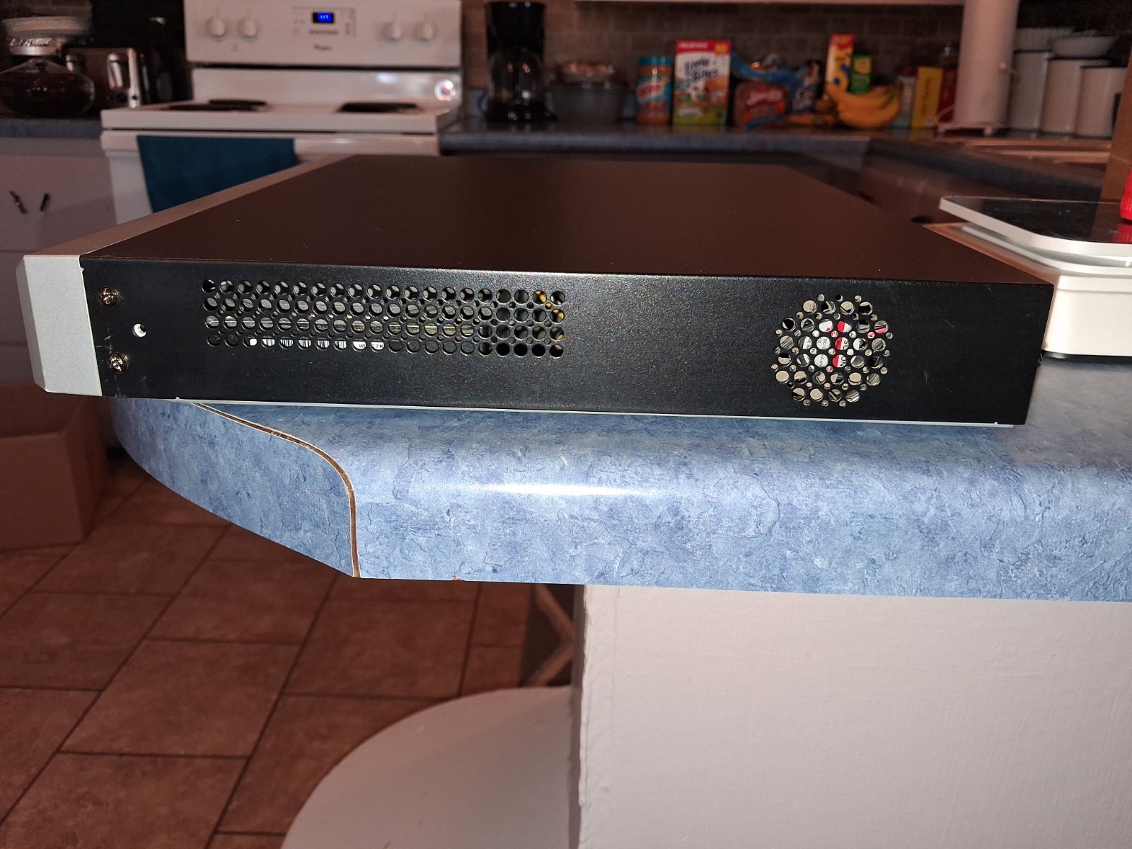 H Vision Network Video Recorder 4TB 4k 64 Cameras