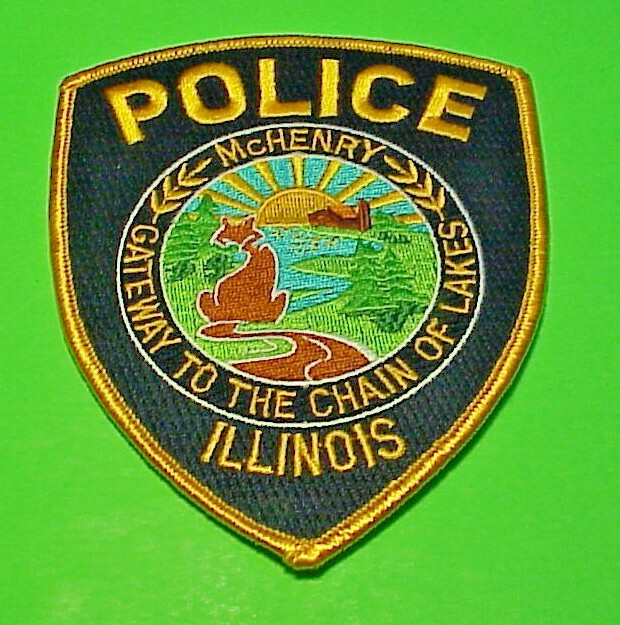 McHENRY ILLINOIS  IL  GATEWAY TO THE CHAIN OF LAKES  4 7/8"  POLICE PATCH
