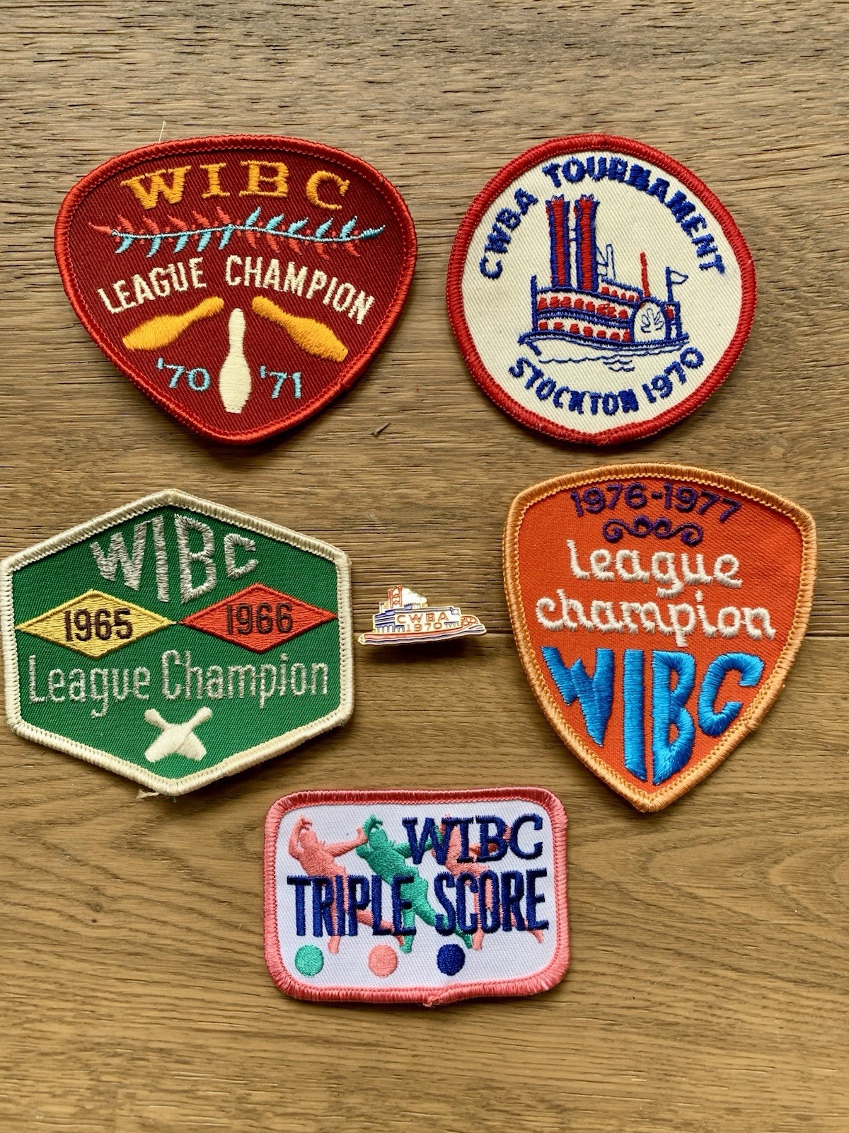 Vntg WIBC & CWBA Bowling League Champion Award Patches & Pin 1960’s 70’s Unused