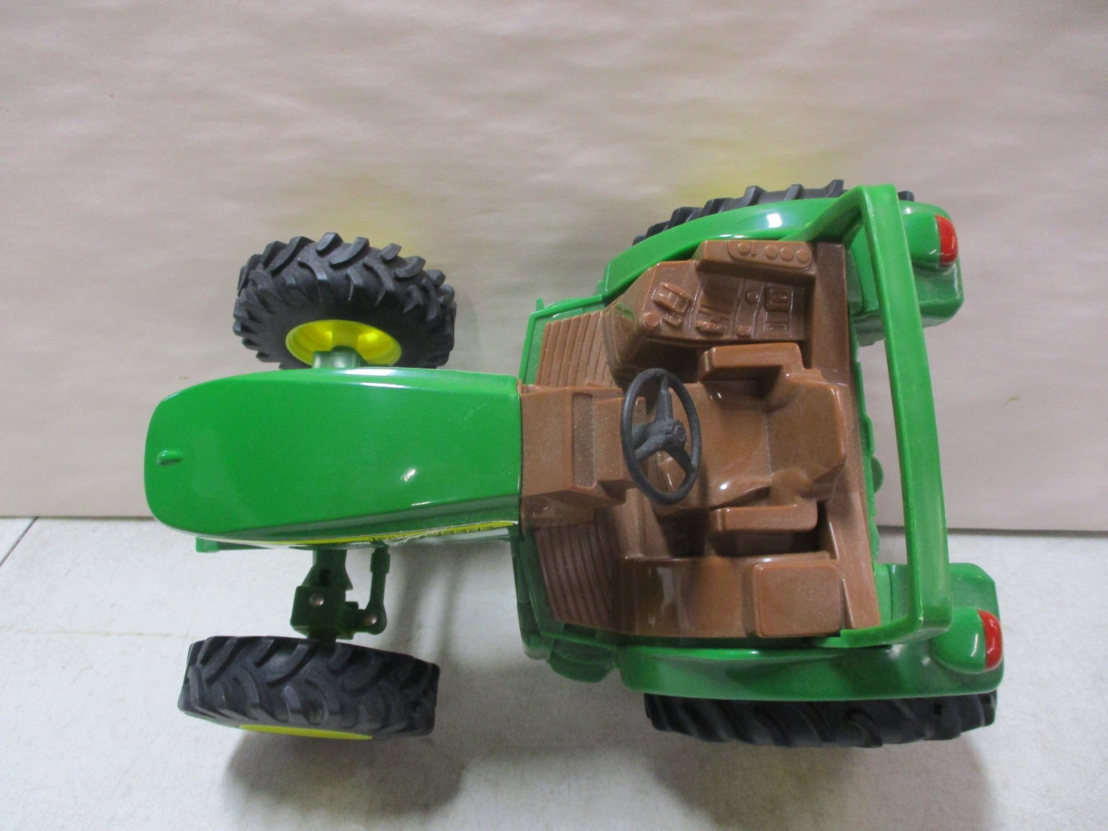Ertl John Deere Tractor