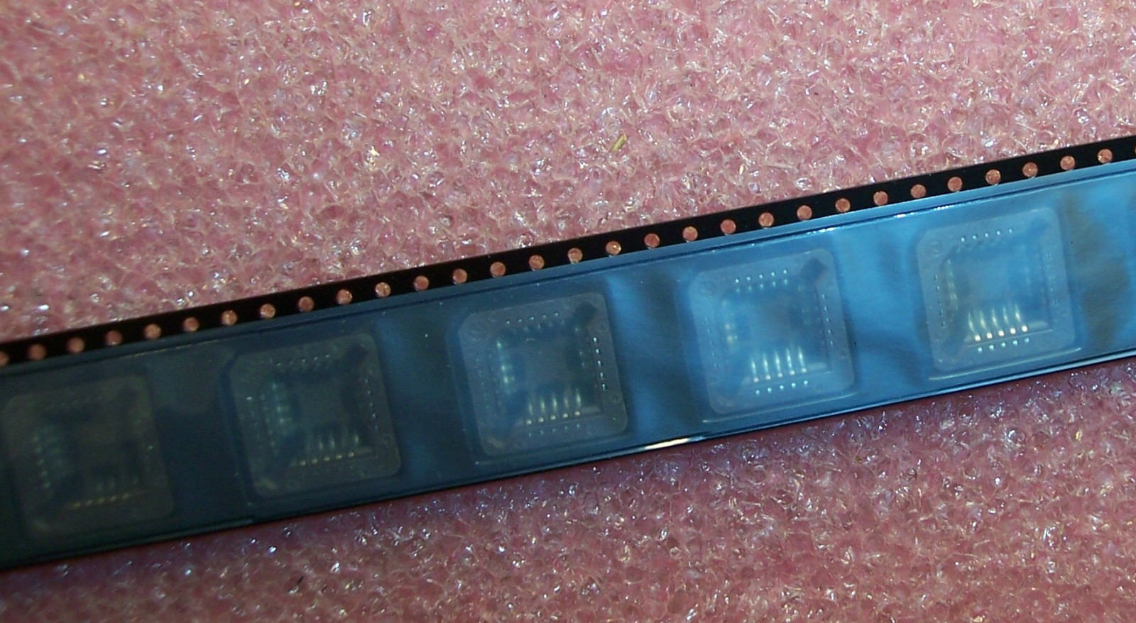 QTY (400)  20 PIN SMD PLCC SOCKETS 213020602/P002 METHODE NOS 1 REEL