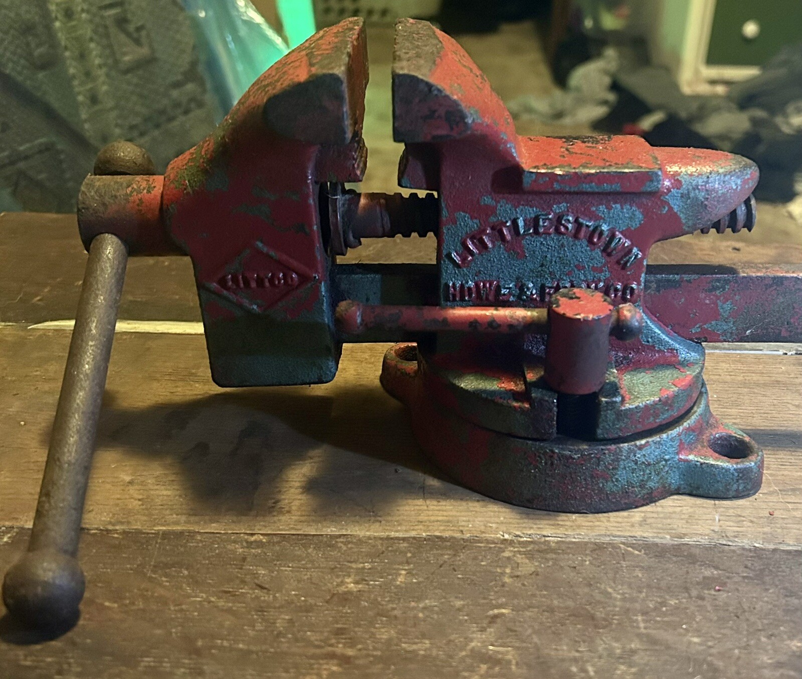 ORIGINAL #900 LITTLESTOWN VISE HOWE & FURY CO. LITTCO WITH ANVIL MADE IN USA