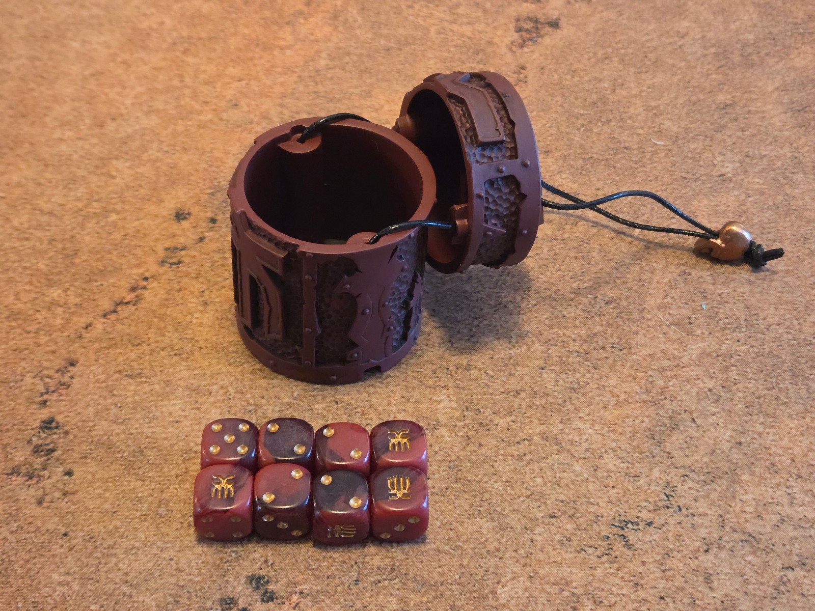 260812 - Warhammer Khorne Bloodbound Dice and Shaker